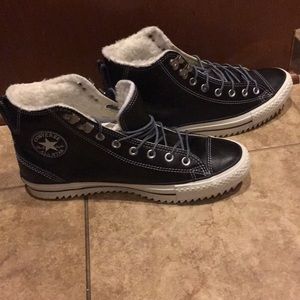 Black converse sneakers